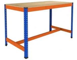 MESA DE TRABAJO CON REPOSAPIÉS