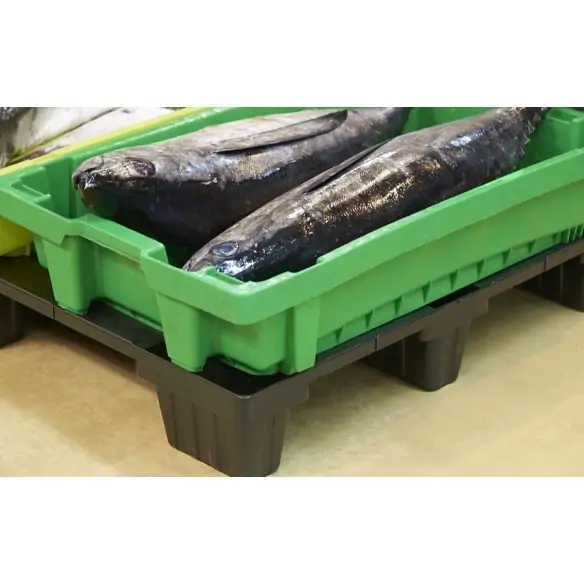 PALET EUROPEO DE PLÁSTICO ENCAJABLE CERRADO, 1.200 x 800 x 140 mm. (Largo x Ancho x Alto)