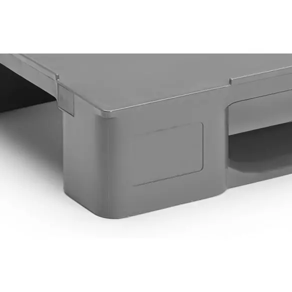 PALET AMERICANO DE PLÁSTICO APILABLE 3 PATINES, 1.200 x 1.000 x 155 mm. (Largo x Ancho x Alto)